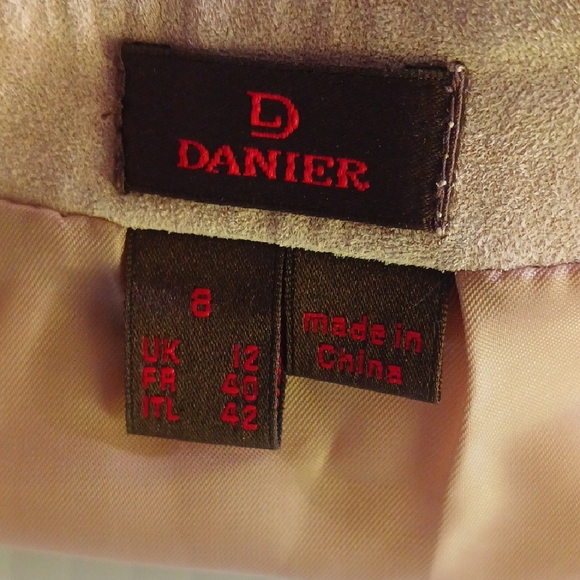 Danier Faux Suede Tan Scalloped Mini Skirt - Picture 3 of 9